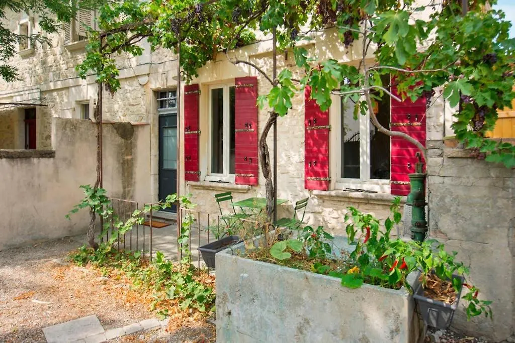 Appartement Mini maison studio Ancienne Rénovée +Parking Avignon France